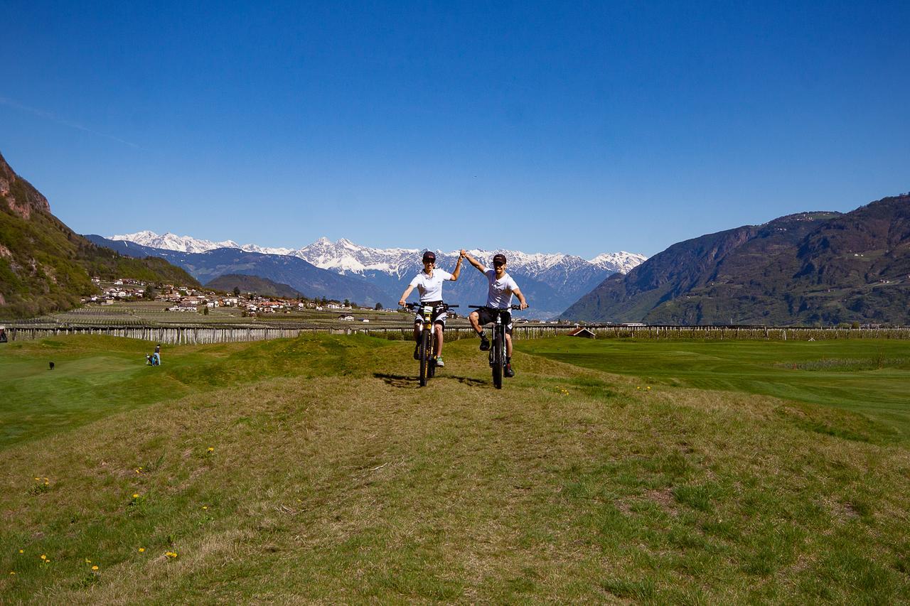 The Lodge Sporthotel - Golfclub Eppan Appiano Sulla Strada Del Vino Exterior photo